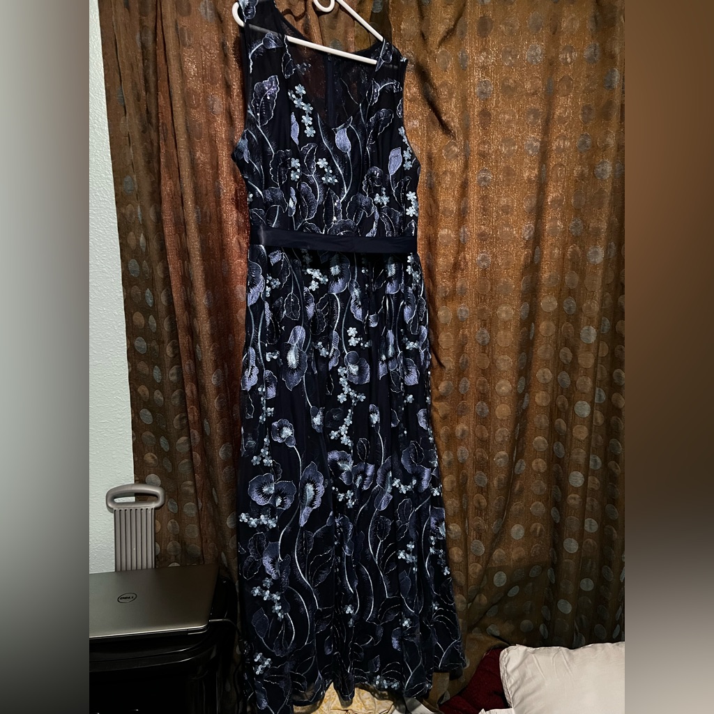 Beautiful Dark Blue Formal Gown Size 20